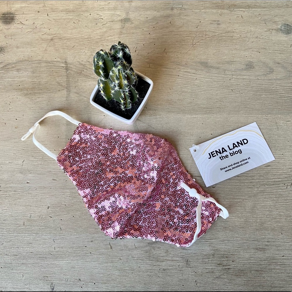 FREE w/$50+ BUNDLE  * Pink Sequin Face Mask